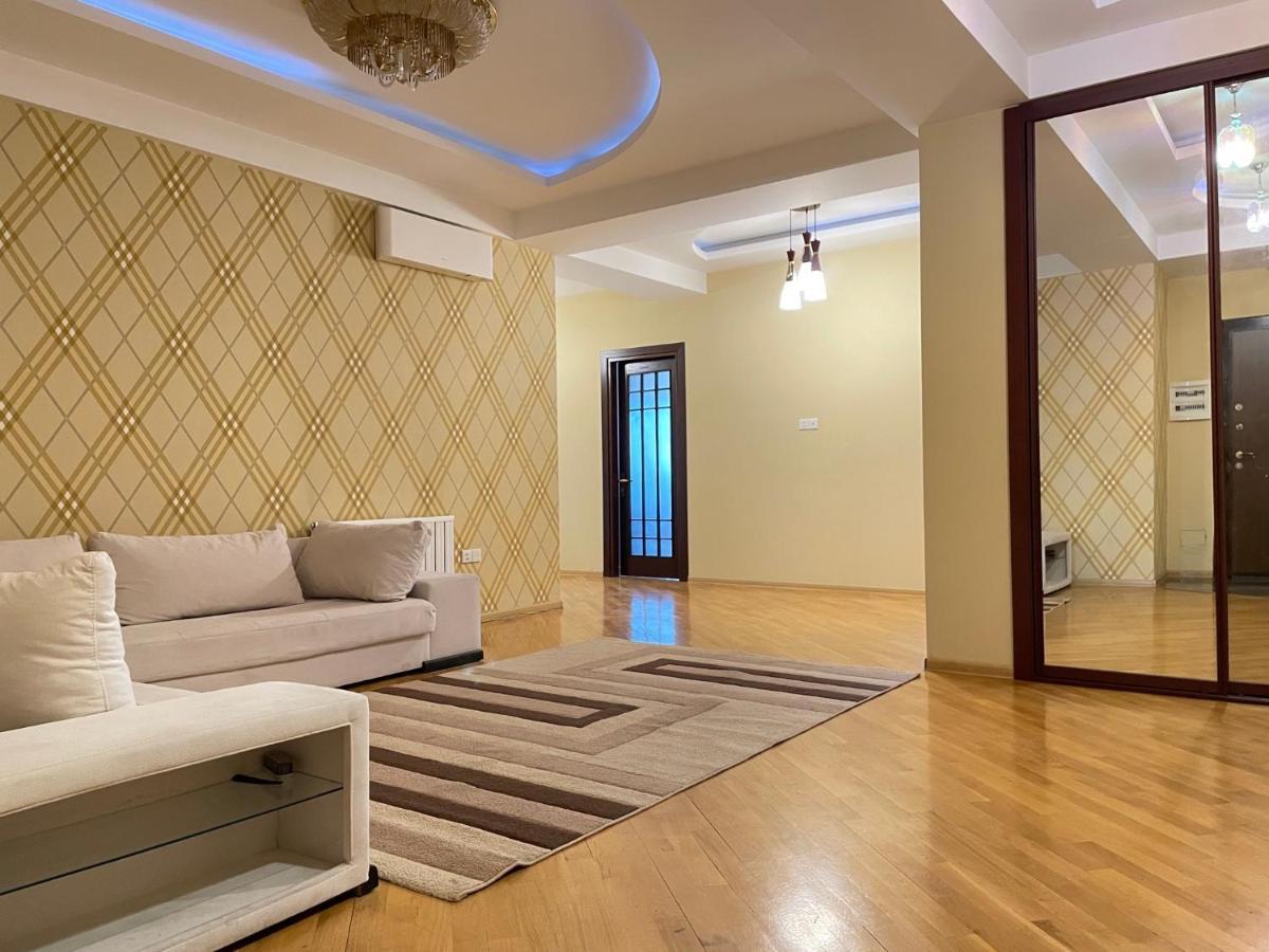 Megafun Appartement Bakoe Buitenkant foto