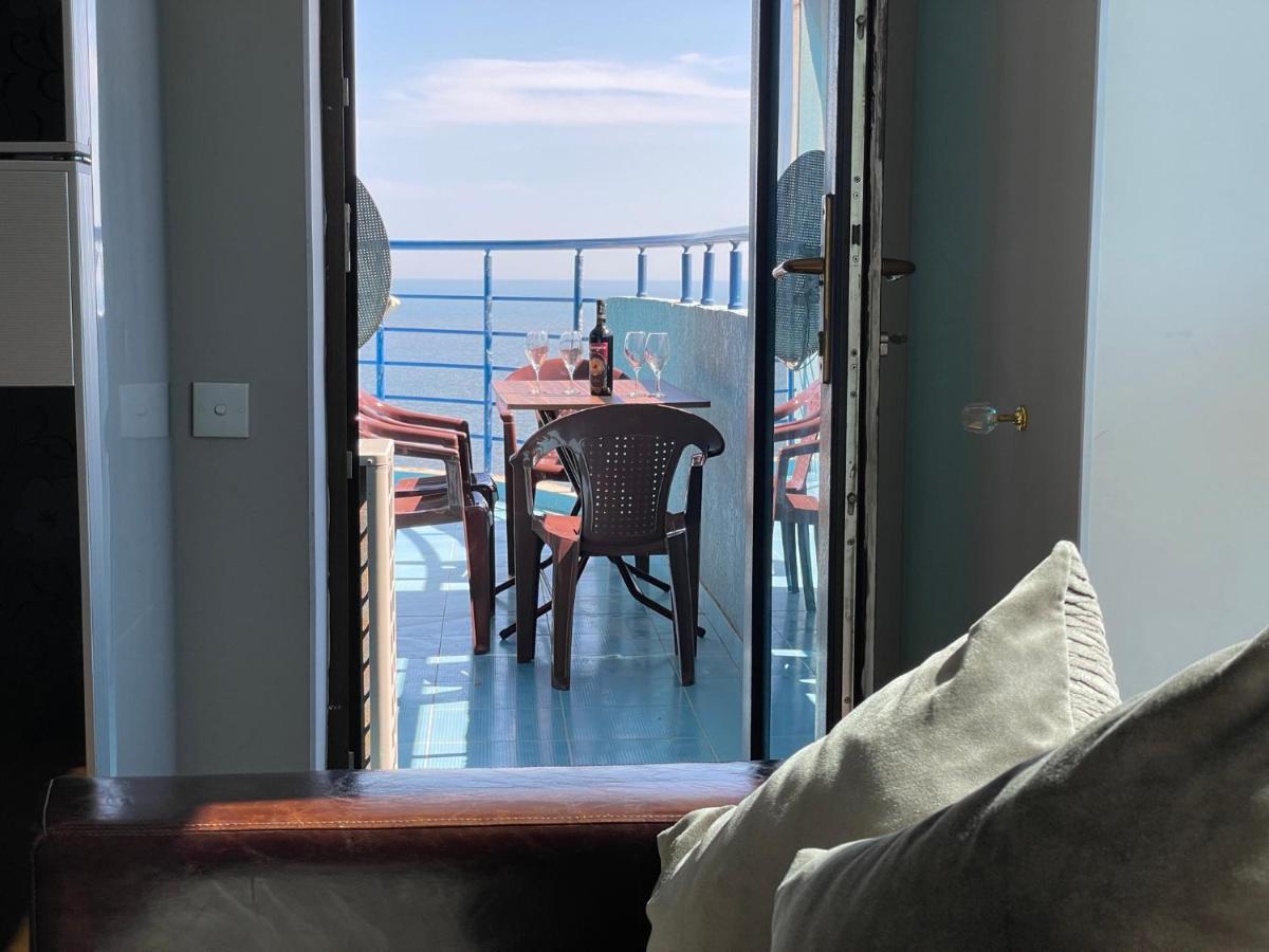 Megafun Appartement Bakoe Buitenkant foto